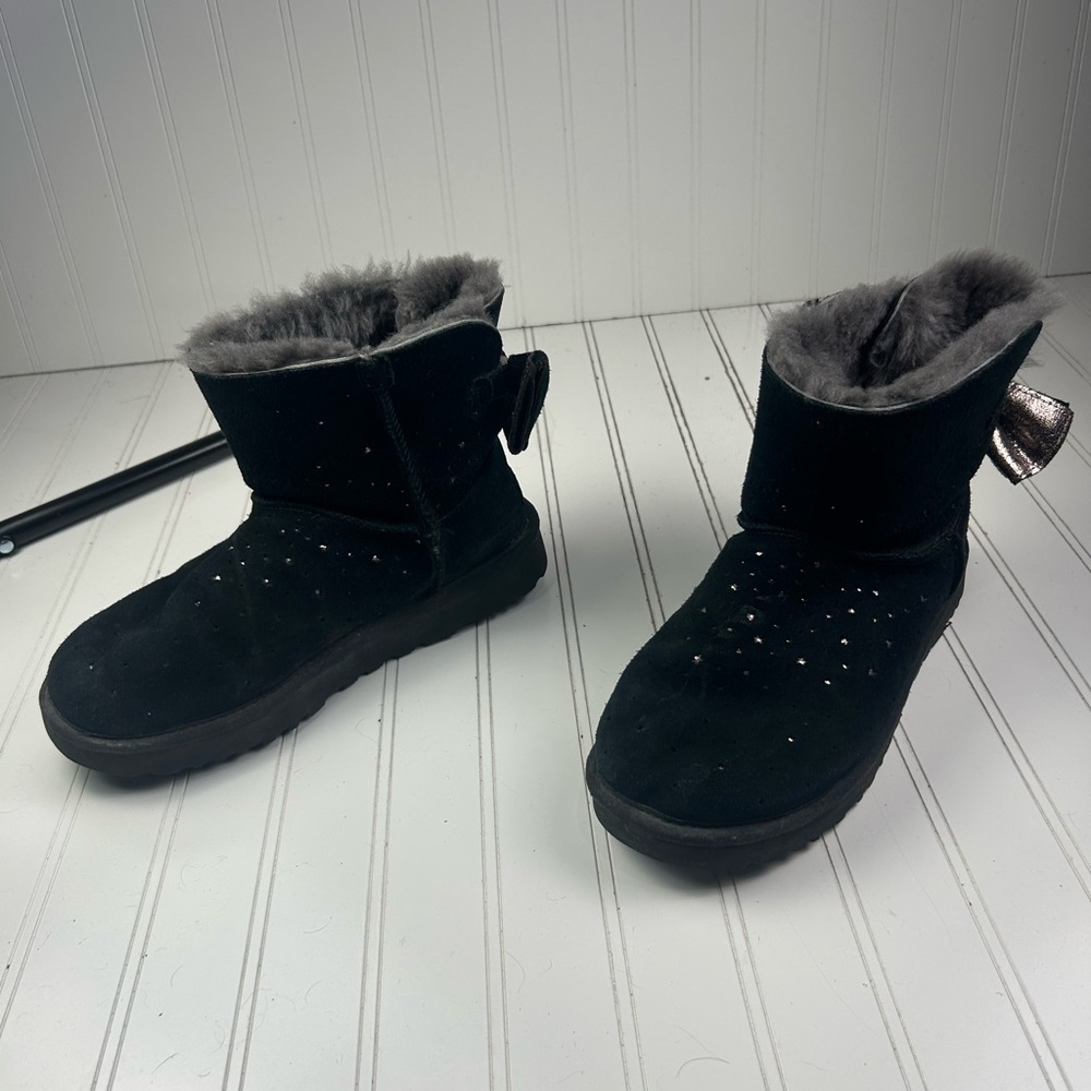UGG Australia Classic Mini Stargirl Bow Black Boots Women's Size 9 - Picture 4 of 11